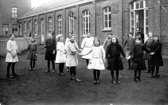 Ecole Saint-Pierre - classe de Mlle Roche vers 1920
