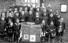 Ecole Saint-Pierre - hommage albert 1er  1920