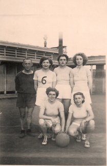 12 - Ascq - La jeune France - Basket équipe féminine2 1950-1951